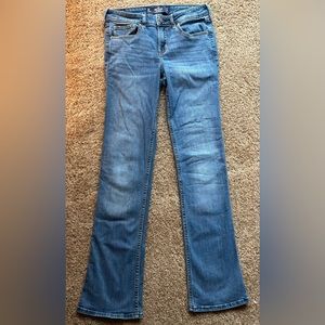 3R | Low-Rise Bootcut Medium Wash Jean "Hollister"
